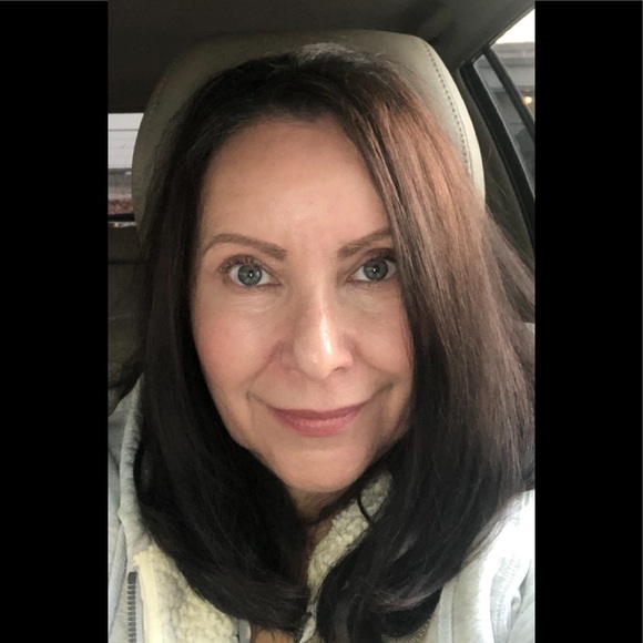 Meet your Posher, Susan - Picture 2 of 4